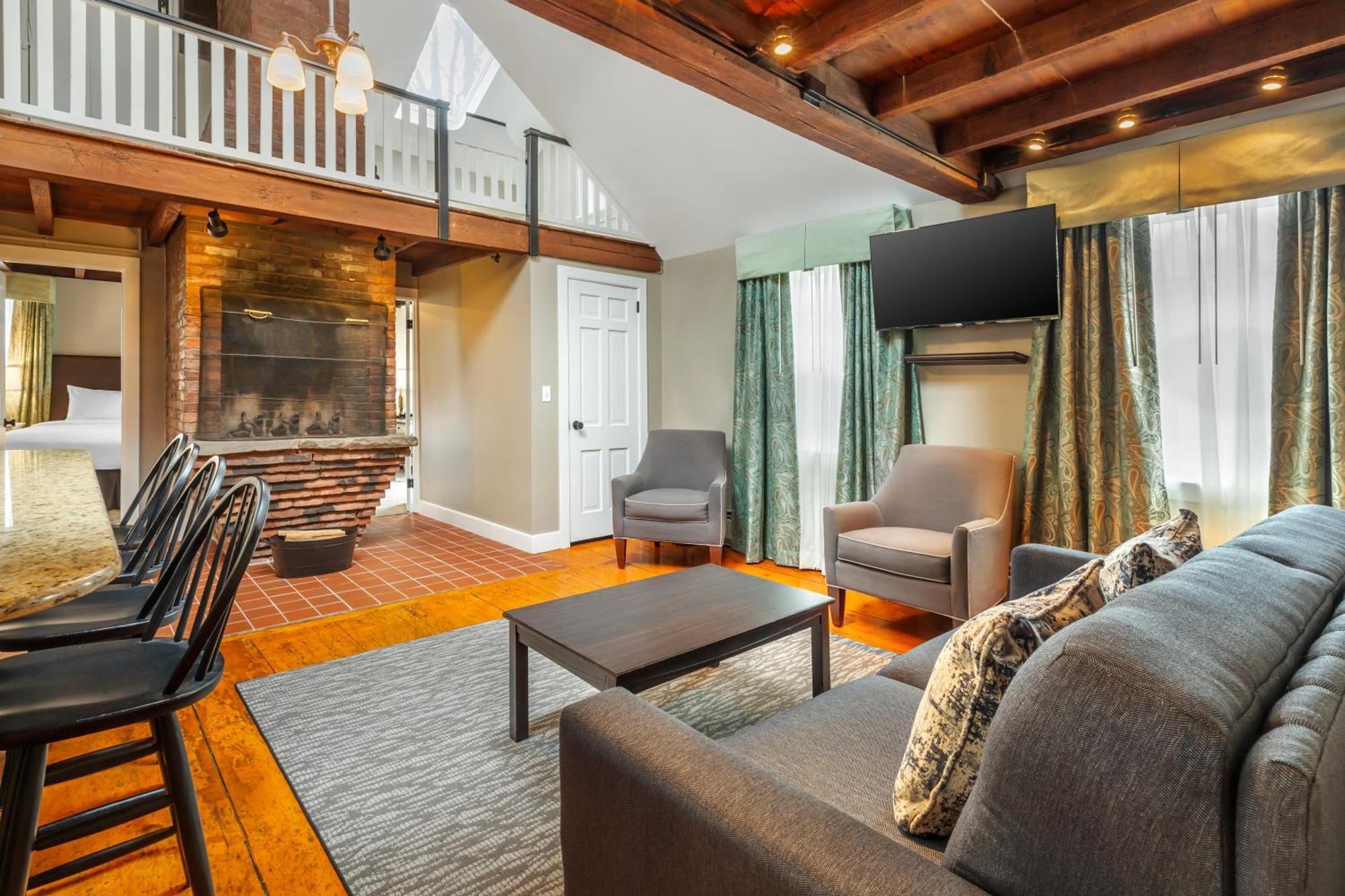 Essex Street & Suites, Ascend Collection Hotel
