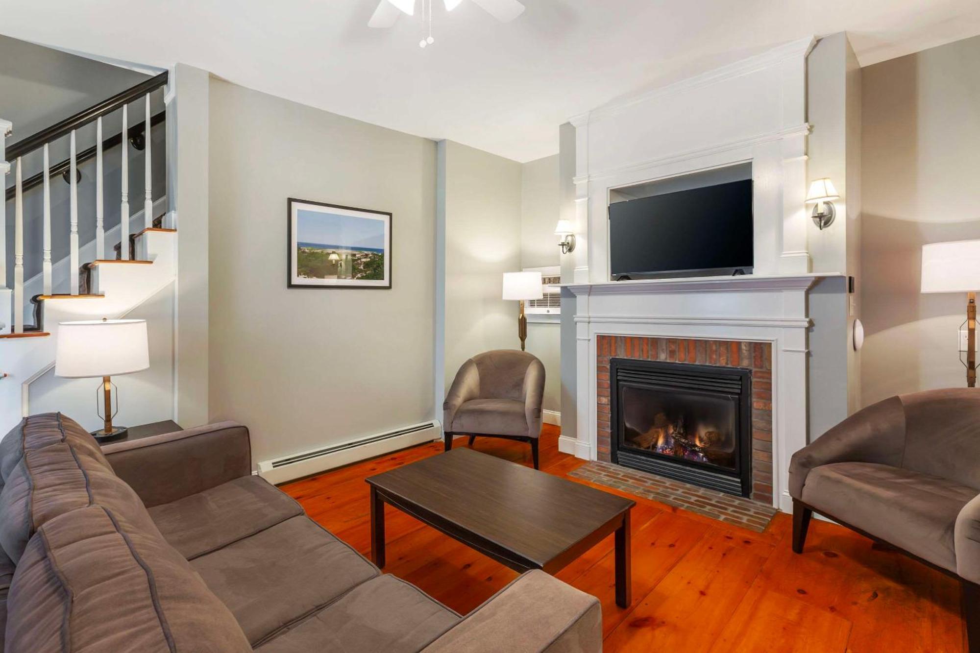 Essex Street & Suites, Ascend Collection Hotel