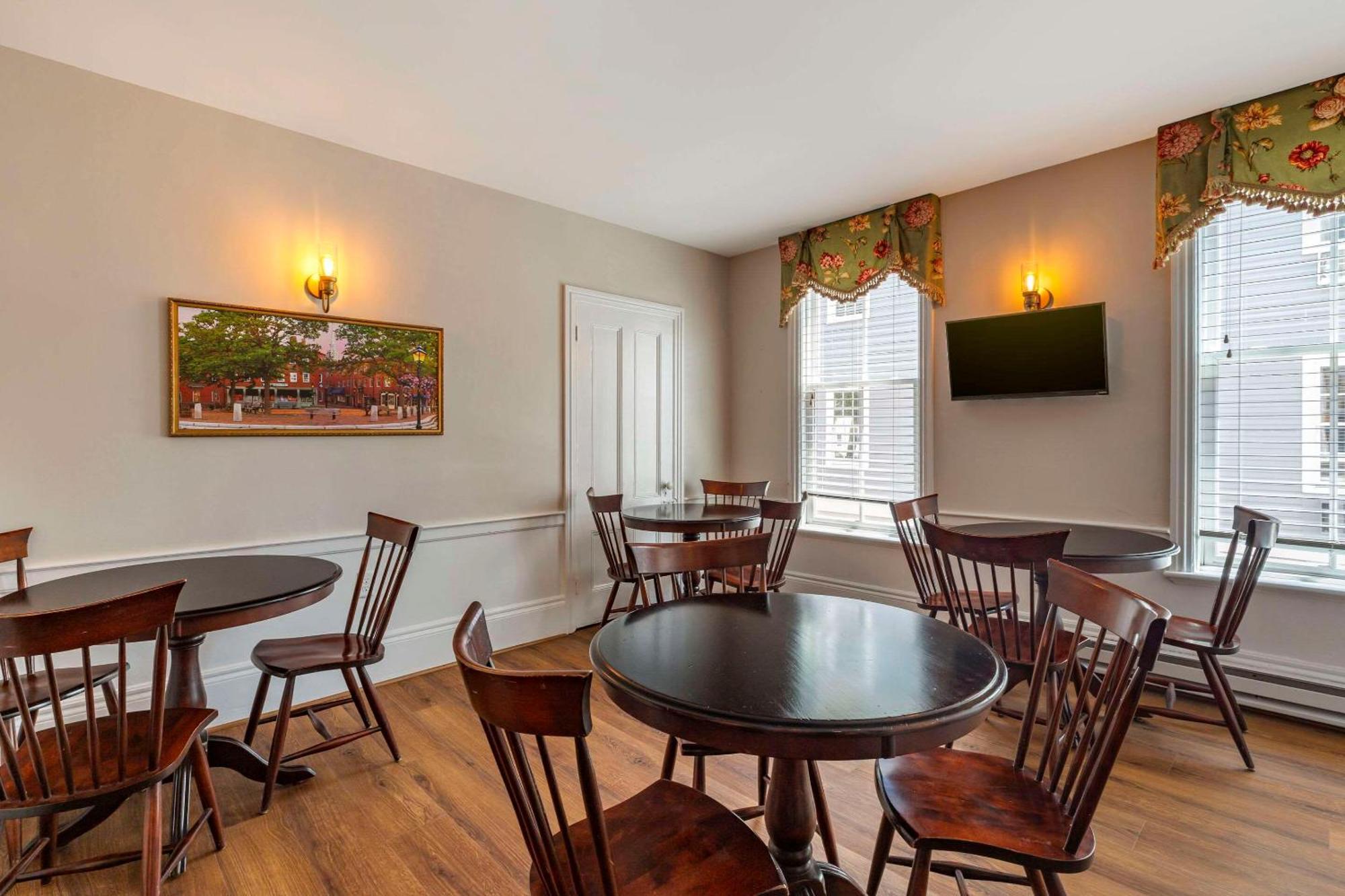 Essex Street & Suites, Ascend Collection 4*