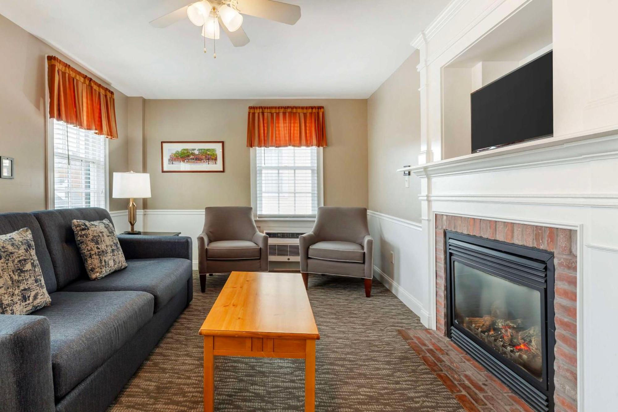 Essex Street & Suites, Ascend Collection 4*