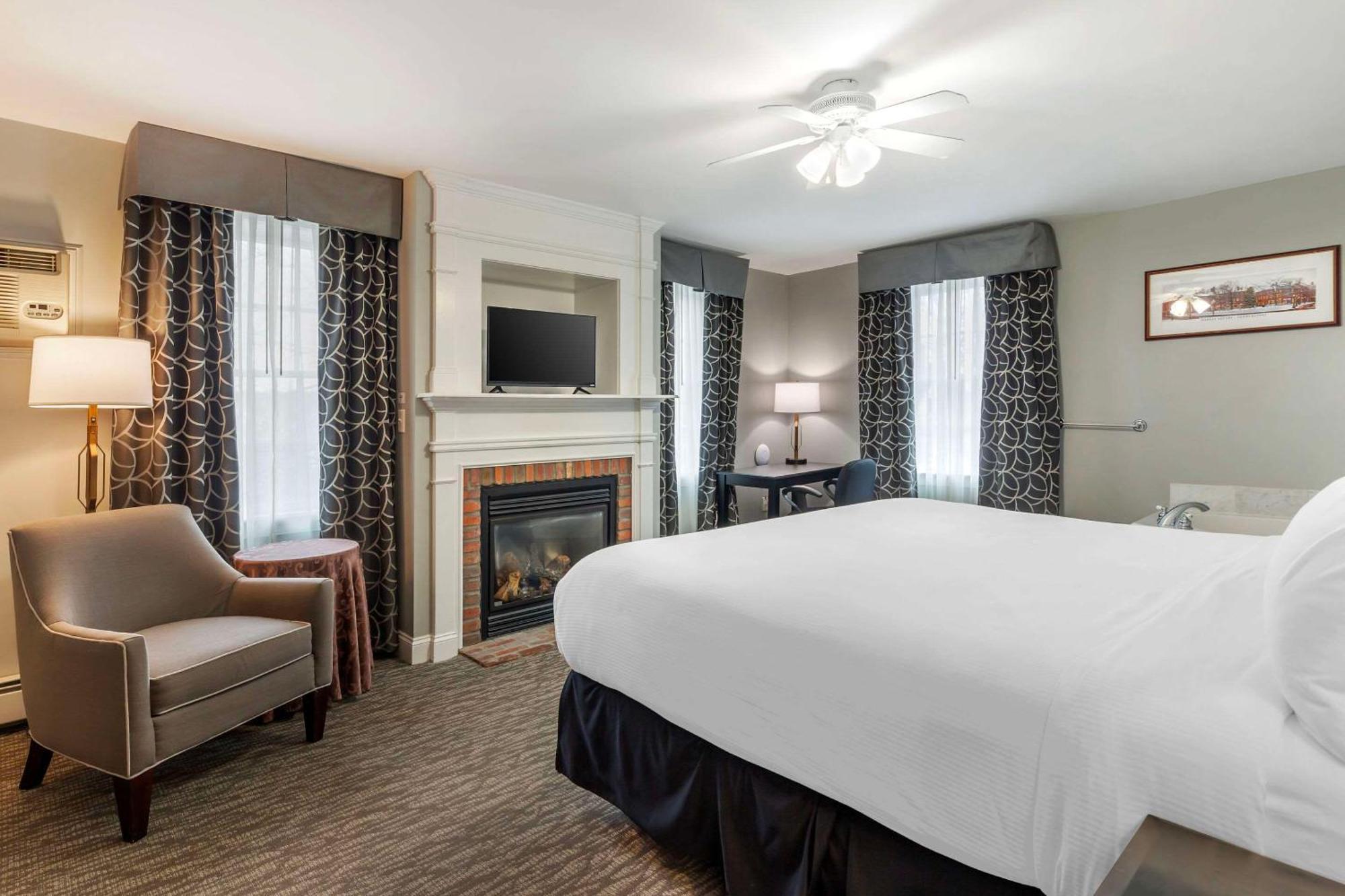 Essex Street & Suites, Ascend Collection Hotel